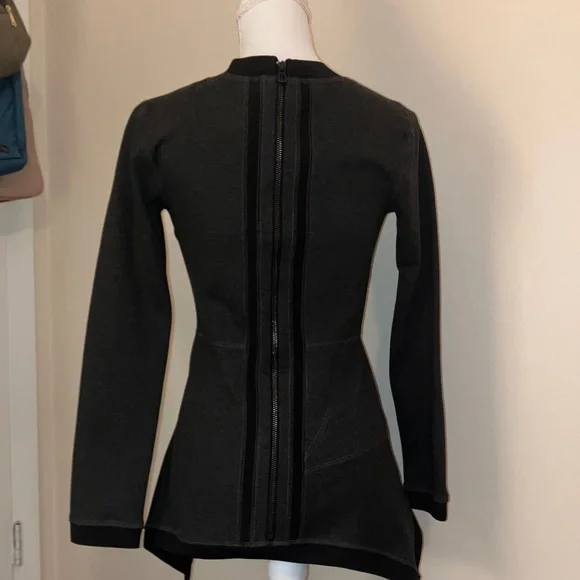 G.I.L.I. Crossover zip back Grey and  Black V-Neck Top - Picture 5 of 8